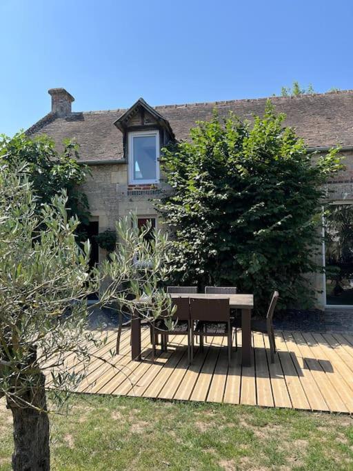 Charmante Maison Du XVIII En Pierre Renovee Colleville-Montgomery Экстерьер фото